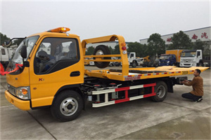 龙华区哪里有拖车服务