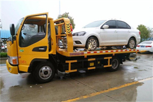 龙华区附近拖车救援24小时服务热线